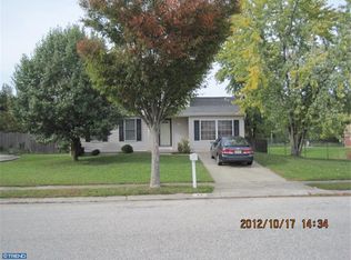 34 Dover Ln, Sicklerville, NJ 08081