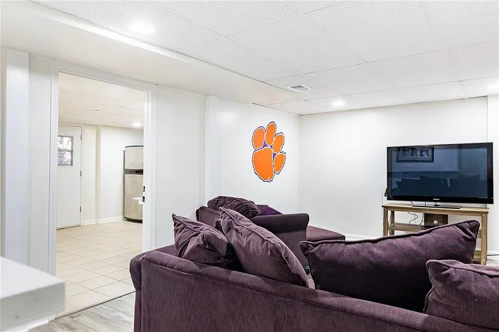 1 bed, 1.0 bath, 1147 sqft, $1,750 — Photo 3