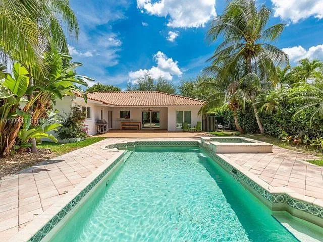 14610 Tarpon Dr — Photo 13