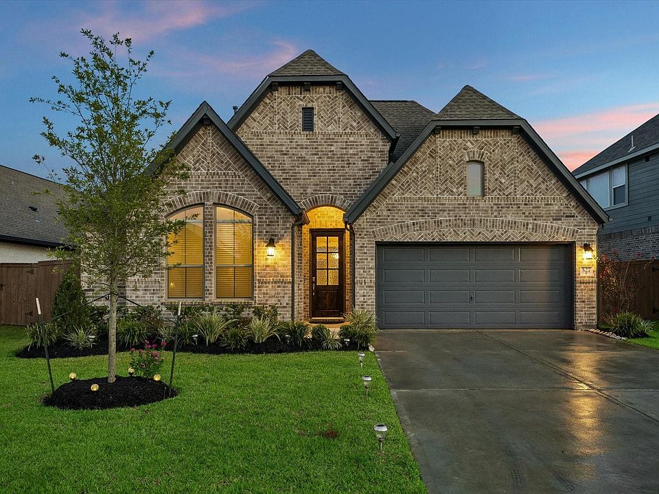 1st image of 527 Rita Blanca Dr