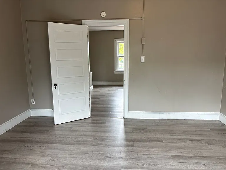 853 E Philadelphia St — Photo 17
