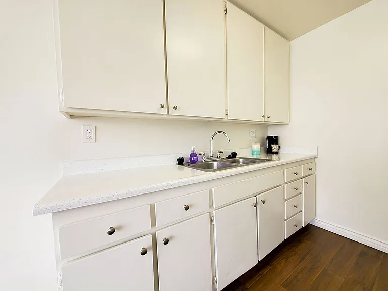 180 N First St. — Photo 28