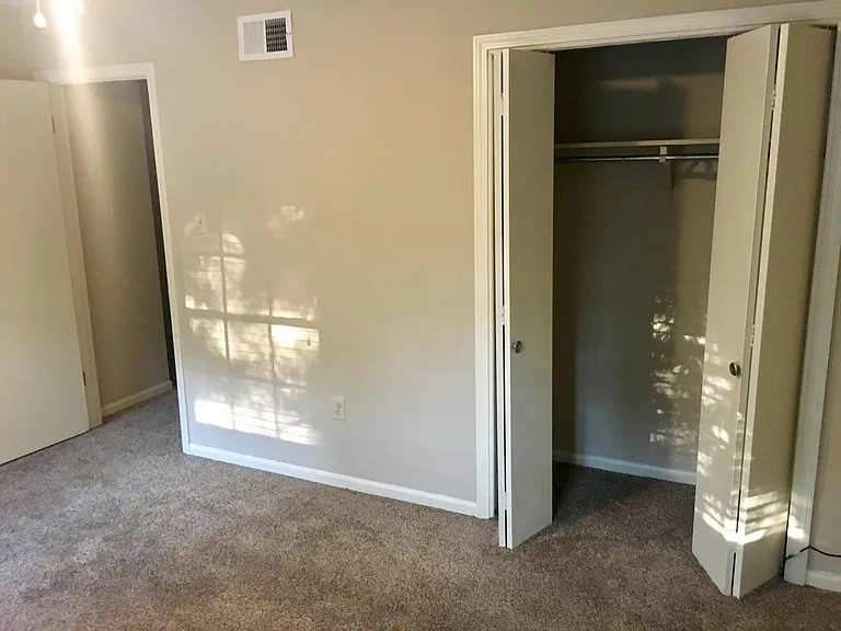 714 Goodman St — Photo 31