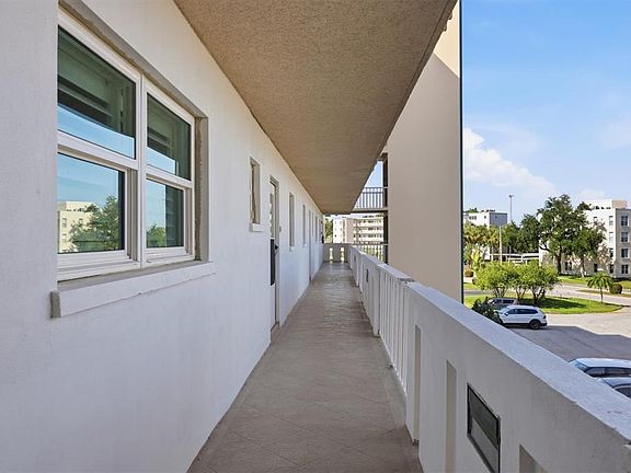4th image of 4040 IRONWOOD CIRCLE #304F