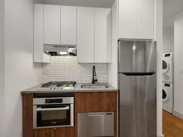 629 E 5th St, New York, NY