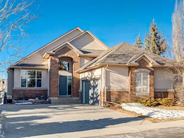 79 E Discovery Ridge Park SW, Calgary, AB T3H 5G4