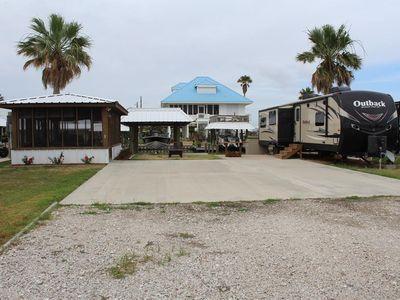 1270 Resort Rd, Crystal Beach, TX, 77650