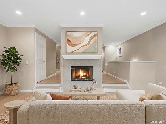 4th image of 1522 S Prairie Ave Unit Q