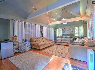 1827 Fircrest Dr, Eugene, OR 97403