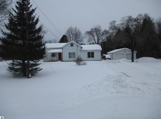 882 Meadow Rd, Tawas City, MI 48763