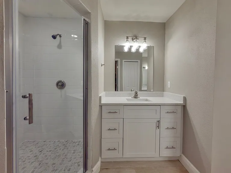 North Pointe Place — Photo 36