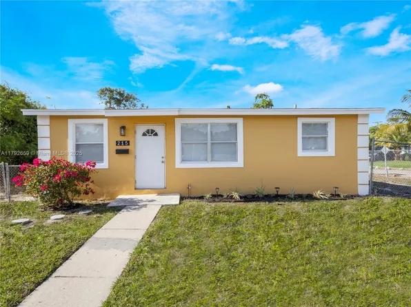 215 NW 11th Ave, Boynton Beach, FL 33435