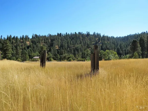 32 Crosstimber Loop, Garden Valley, ID 83622