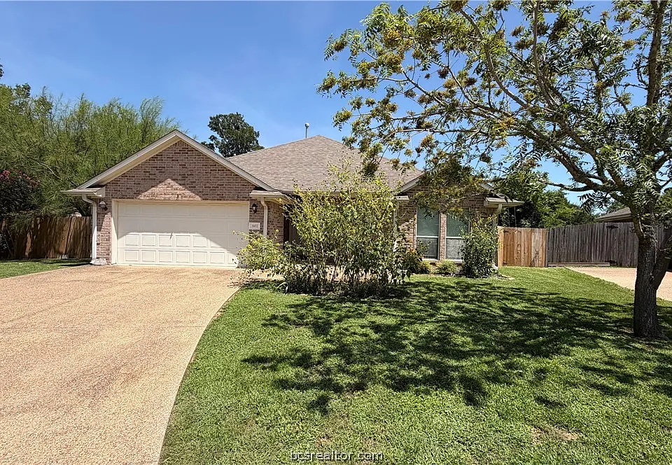1102 Crested Point Ct