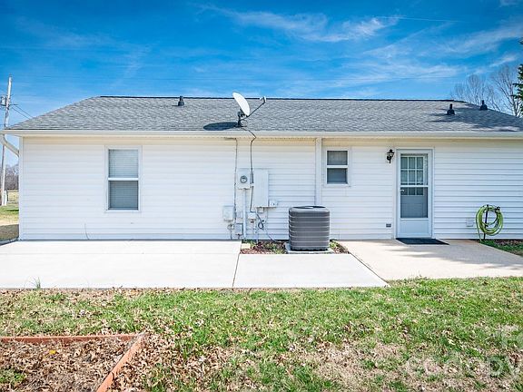 5th image of 370 Weathers Creek Rd