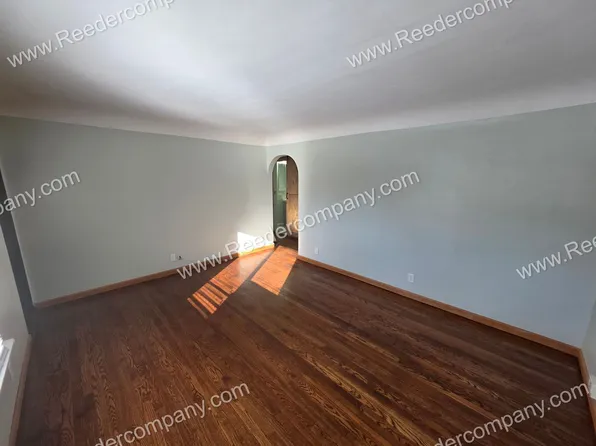 3317 173rd St, Hammond, IN 46323