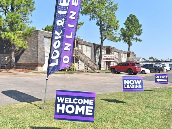 South Point Apartments, 827 S York St #9fc0735e1, Muskogee, OK 74403