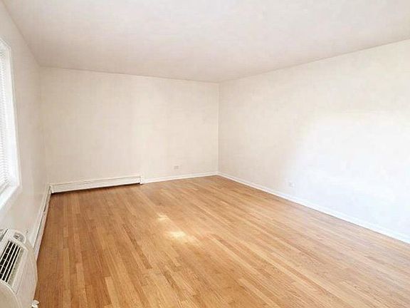 2nd image of 1404 W Estes Ave APT 5A
