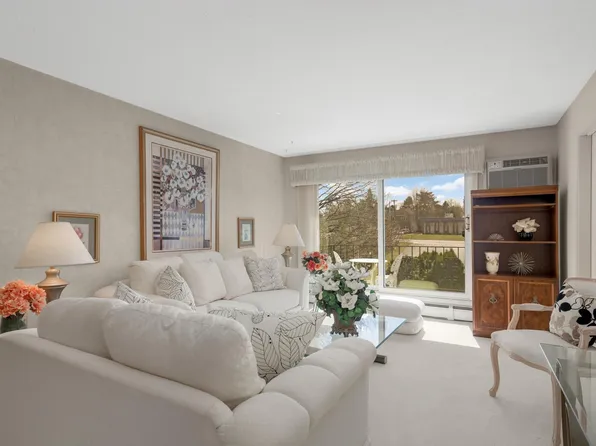 179 Little Canada Rd Unit 327, Little Canada, MN 55117