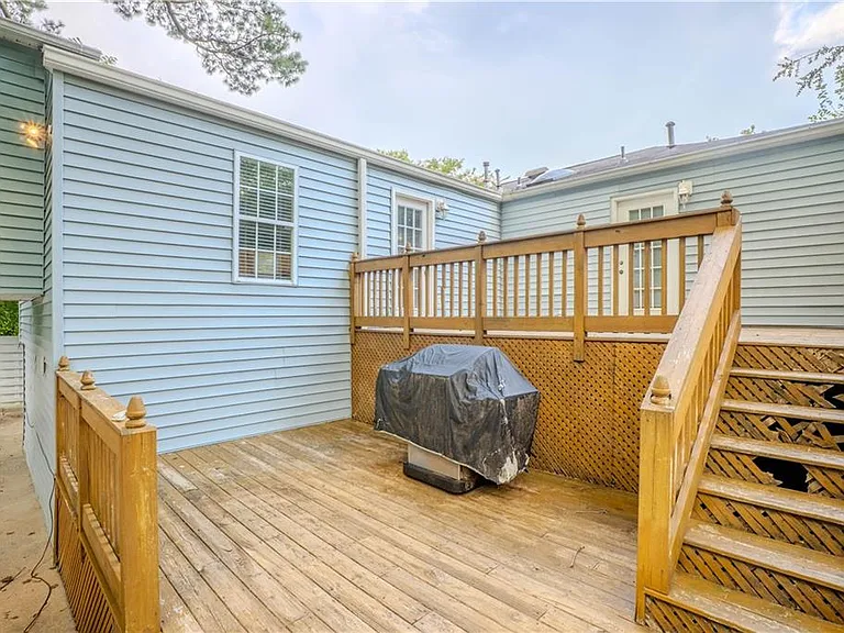 1053 Vista Trl NE — Photo 32