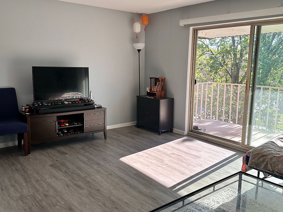 1st image of 17510 Cedar Ln #302