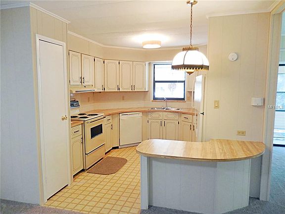 4th image of 3818 Sarah Dr