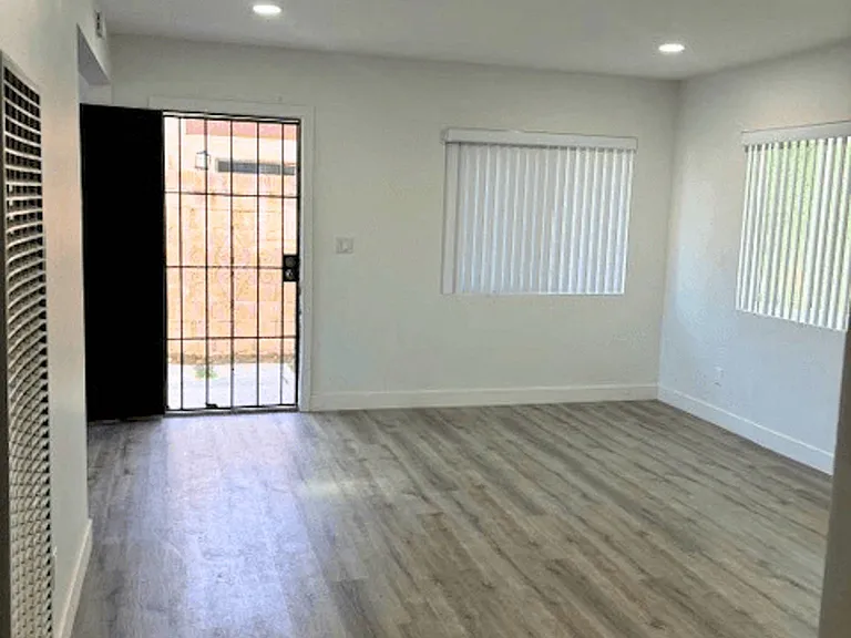 1032 Bonita St — Photo 14