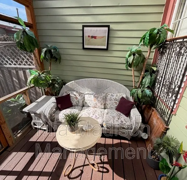 547 E Macon St — Photo 16