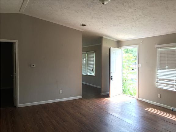 3rd image of 11930 Kingslake Forest Dr