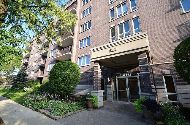 1st image of 1327 Brown St Unit 309