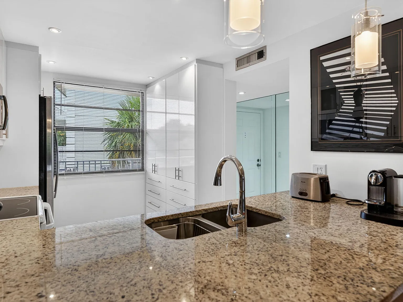 2 bed, 2.0 bath, 1437 sqft, $2,500 — Photo 4