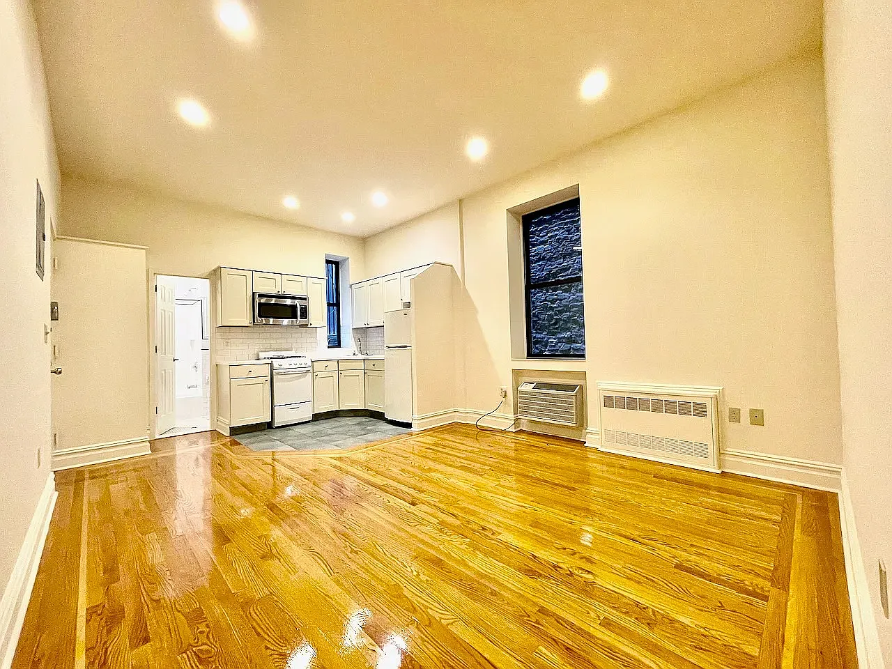 437 West 44th Street — Photo 3