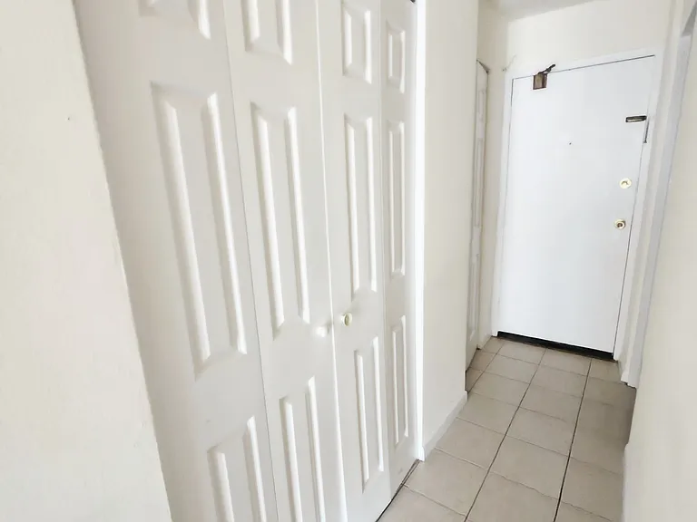 6800 N Sheridan Rd #2 — Photo 10