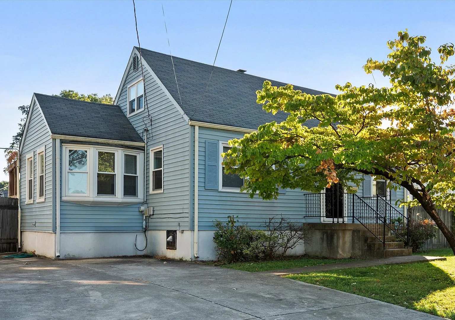 Perfect property on Parklawn — Photo 1