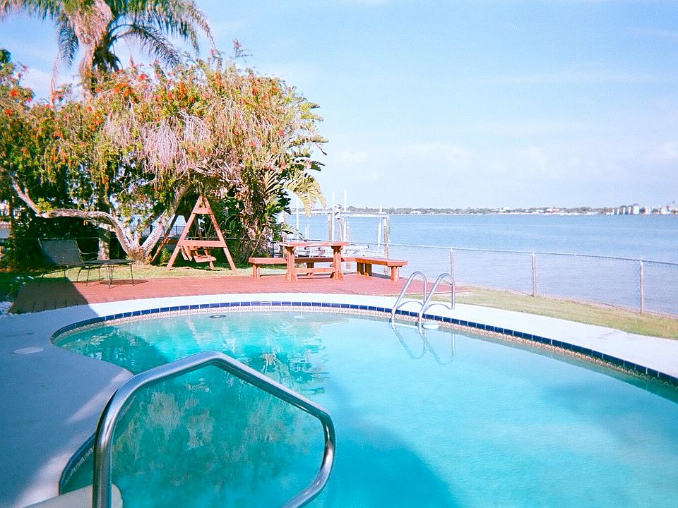 11000 5th St E - Pool & Bay