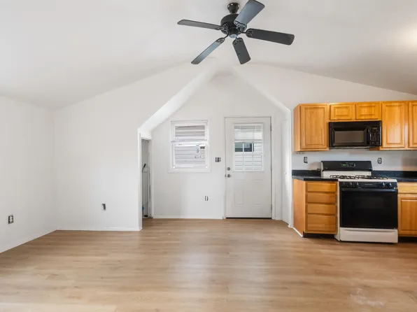 689 2nd Street image 4 of 22