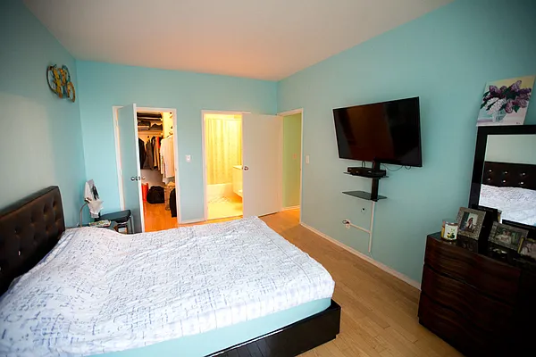 Sold by NextDoor Realty | media 13