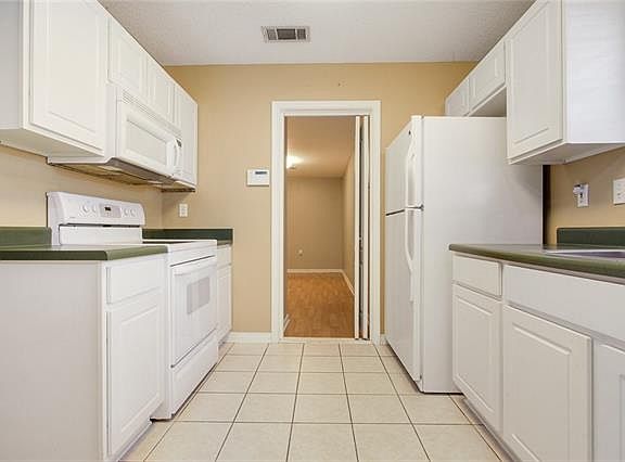 5th image of 1605 Marseille Dr