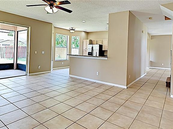 5th image of 3858 Regents Way
