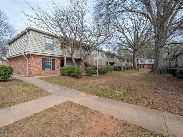 3820 Country Club Rd APT I, Winston Salem, NC 27104