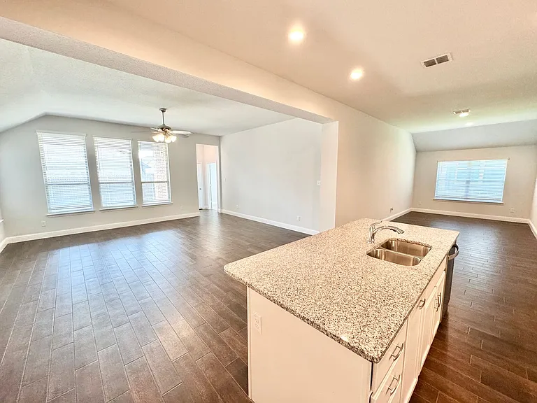 429 Cooper St — Photo 14