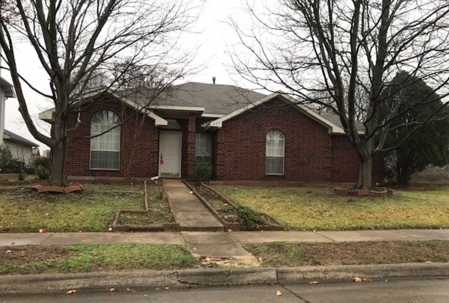1st image of 425 Beard Dr