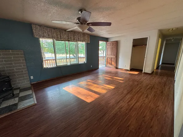 1234 NW 9th St, Redmond, OR 97756
