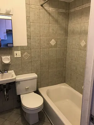 Rented by Flatiron Real Estate Advisors LLC | media 19