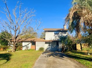 849 Crest Dr E, Jacksonville, FL 32221