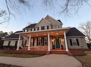 1408 Melwood Dr, Forest, MS 39074