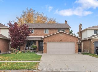 26 Elderwood Dr, Saint Catharines, ON L2S 3E5