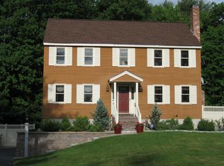 11 Applewood Ln, Salem, NH 03079