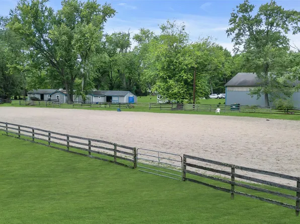 14 Maxim Rd, Howell, NJ 07731