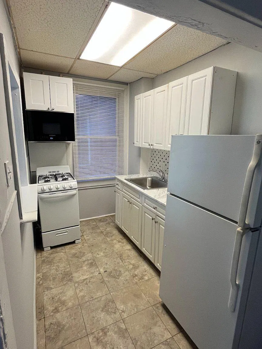 1 bed, 1.0 bath, 800 sqft, $1,050 — Photo 4